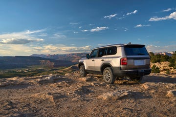 See the Jeep Grand Wagoneer Concept's Light-Up Grille Illuminate