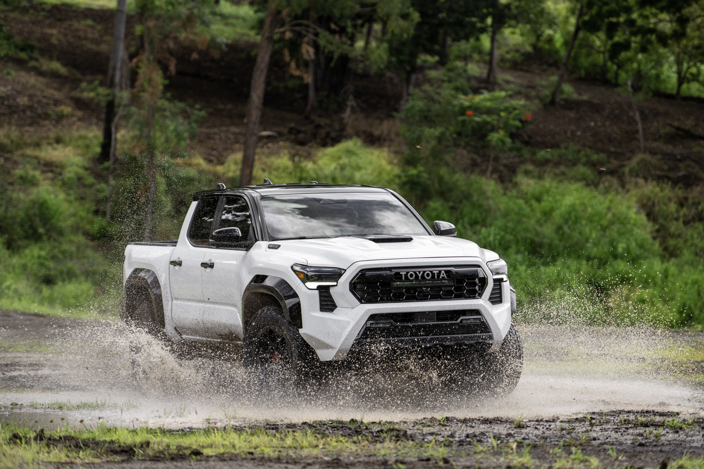 All New Toyota Tacoma Breaks Cover Previews Tech For Fortuner 