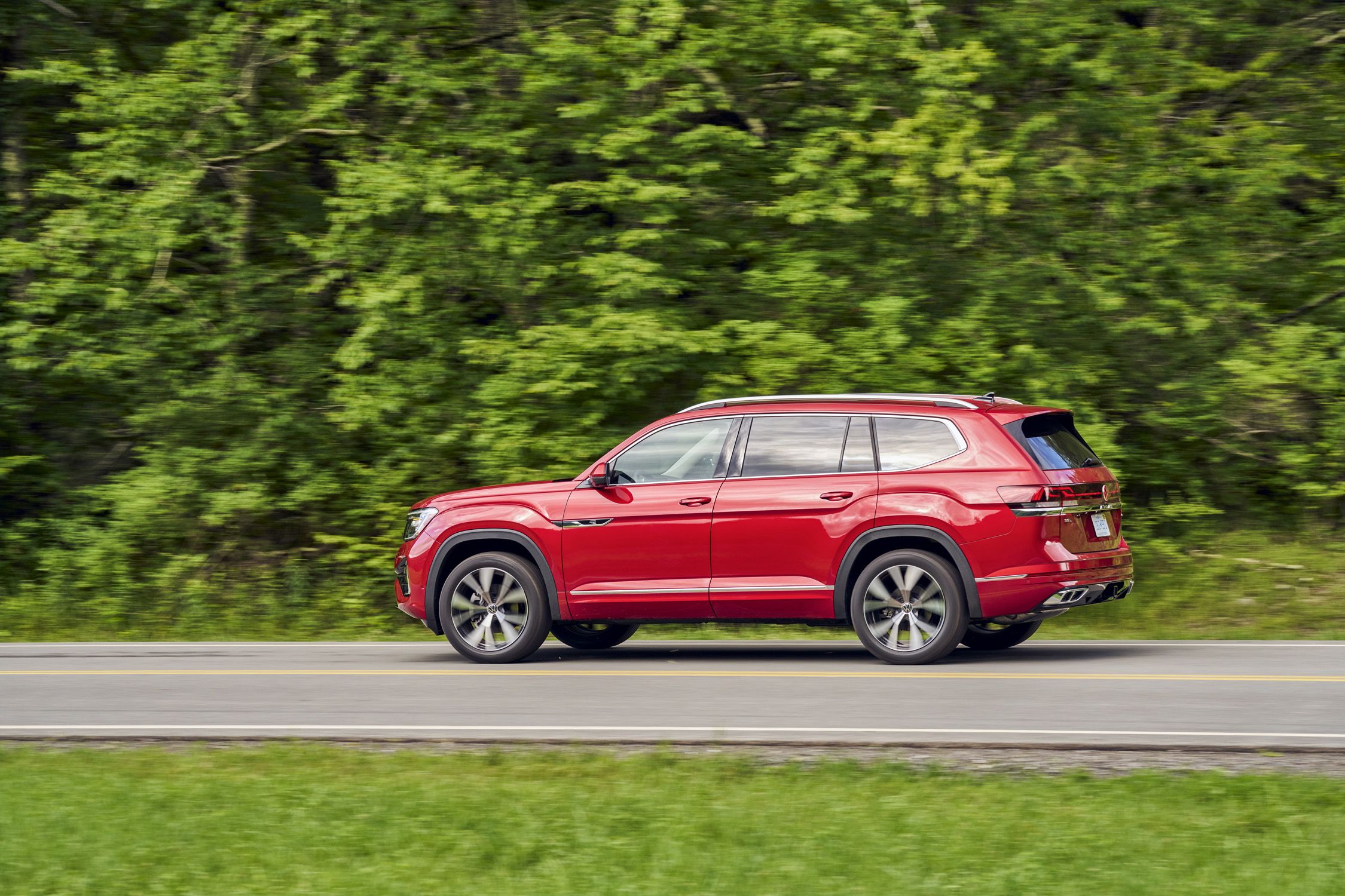 2024 Volkswagen Atlas SUV Takes Two Steps Forward, One Step Back