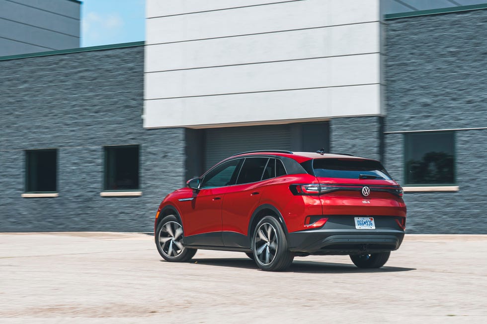 2025 volkswagen id.4 driver side rear quarter vie