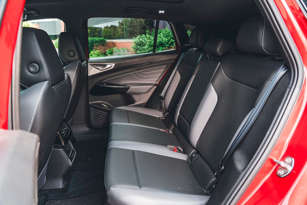 2025 volkswagen id.4 interior backseat view