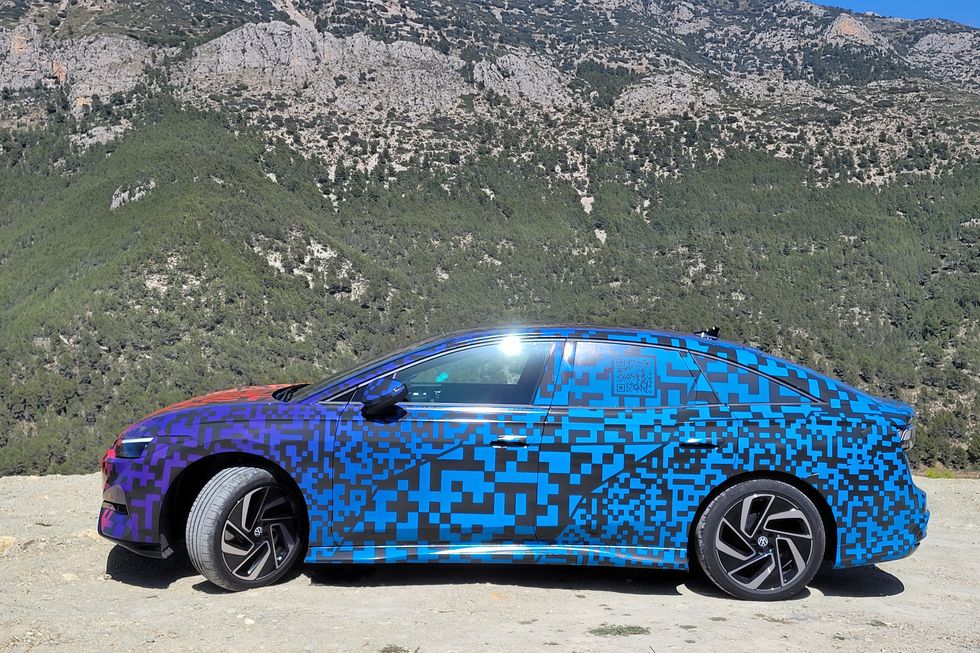2025 Volkswagen ID.7: The Mid-Size Sedan Enters the EV Realm