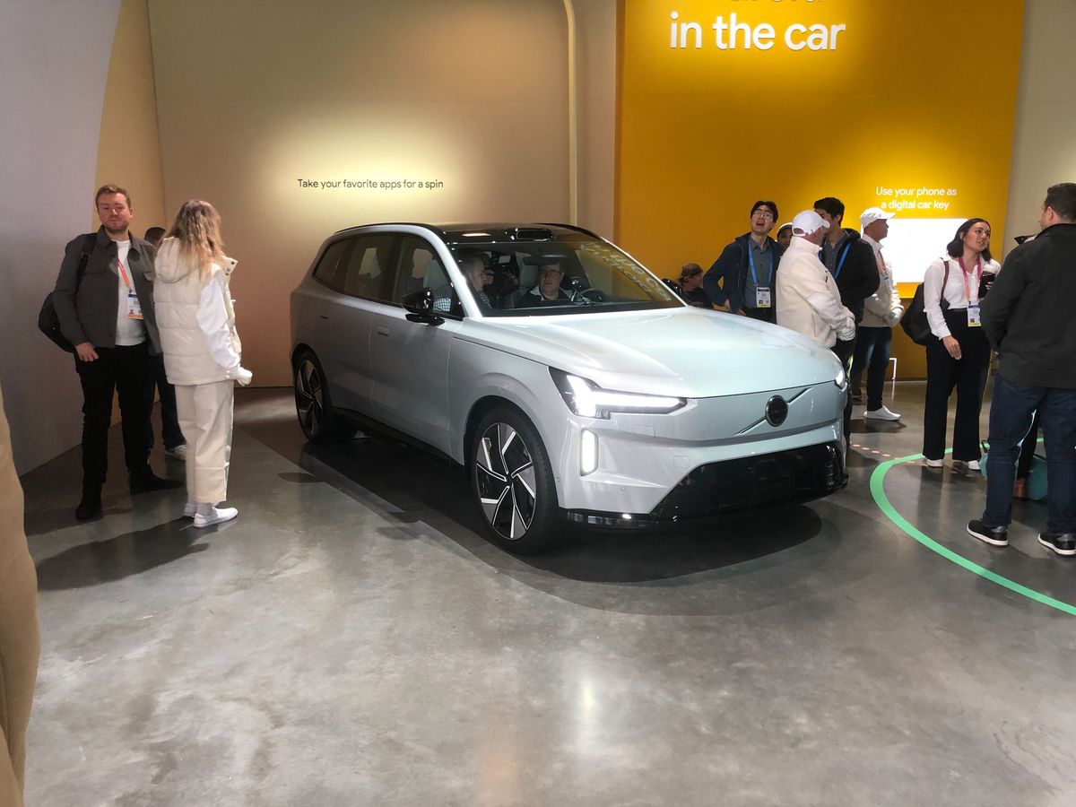 Volvo Details the 2024 EX90's New Google HD Map Display at CES