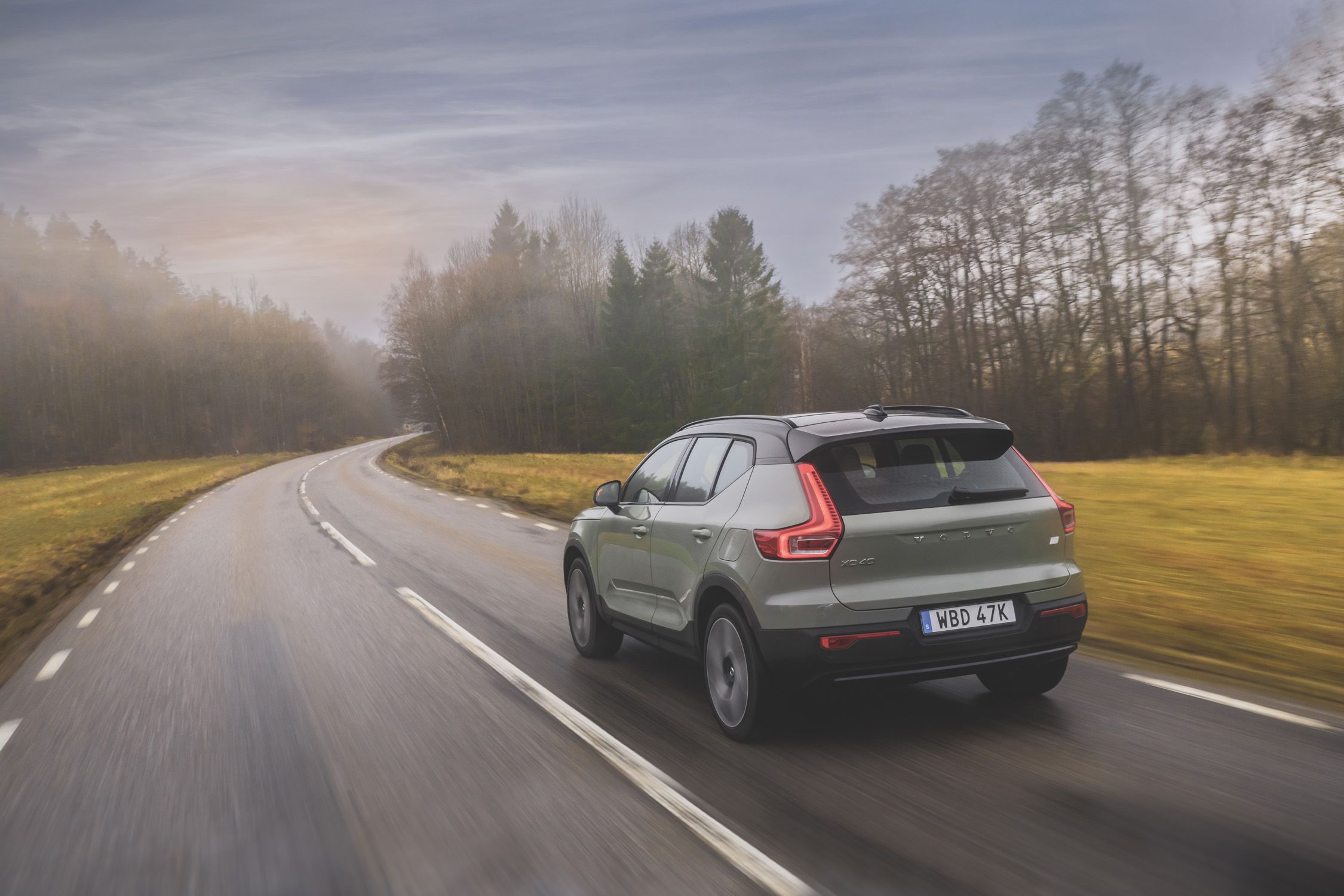 Volvo XC40 Recharge Review (2024) - Changing Lanes