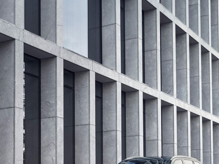 Volvo XC90 MPG: Fuel Tank Capacity, Mileage & Range