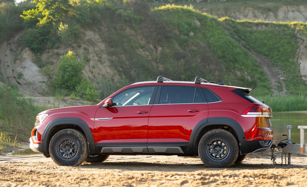 2024 vw atlas cross sport basecamp side