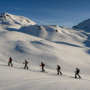 montagna donne sci