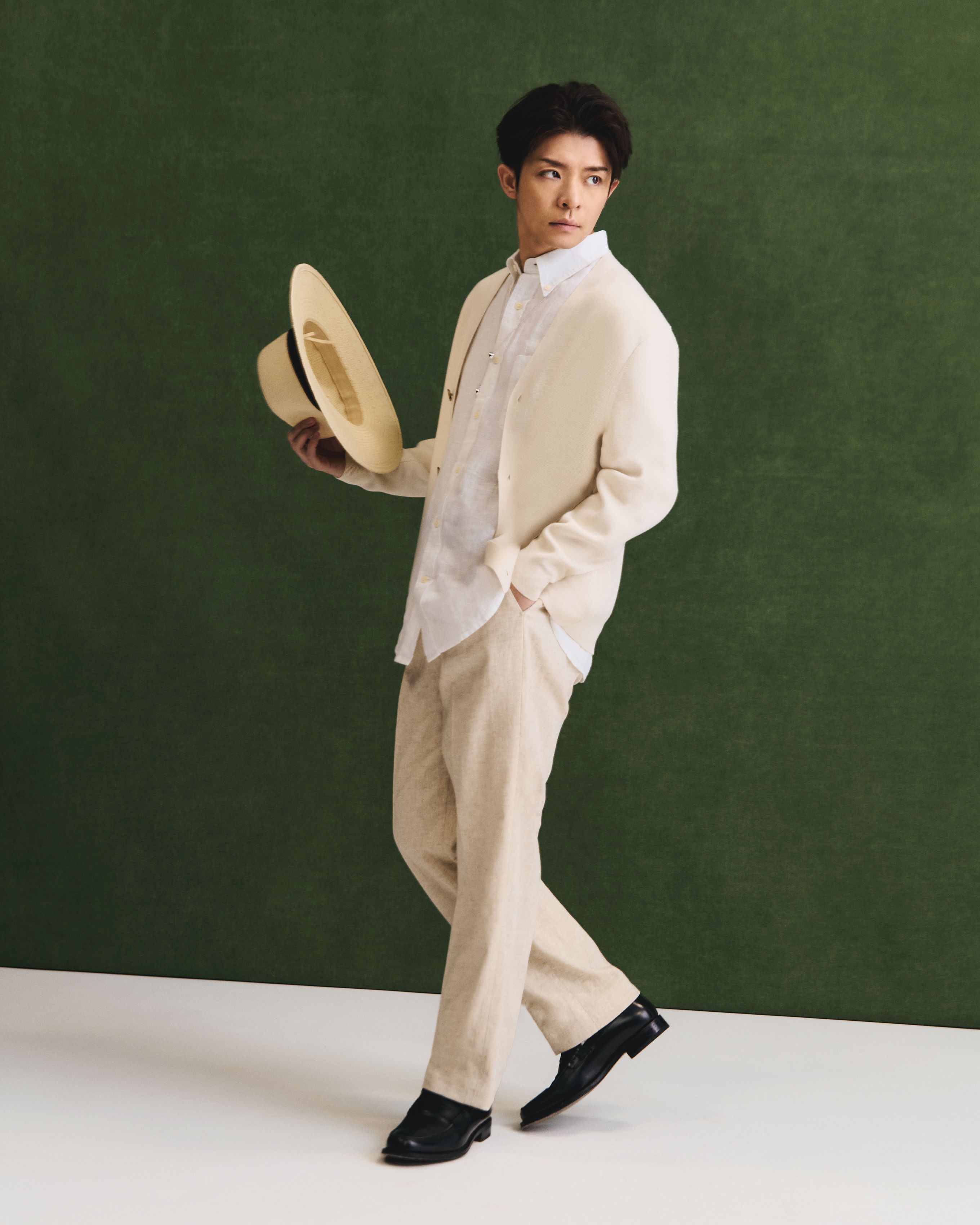写真集】Number_i 岸優太が着こなすバナナ・リパブリックの
