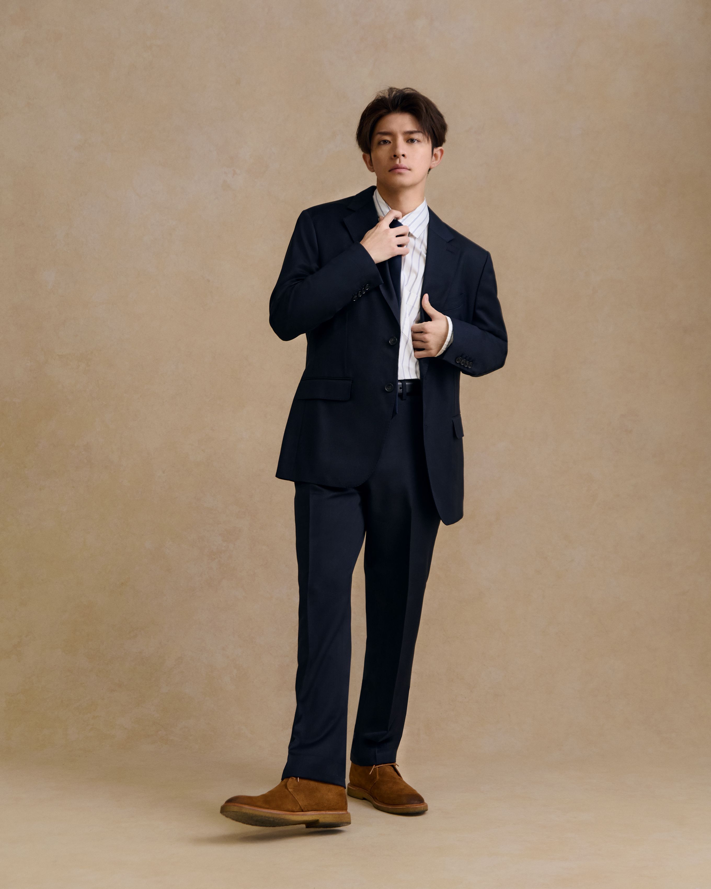 写真集】Number_i 岸優太が着こなすバナナ・リパブリックの