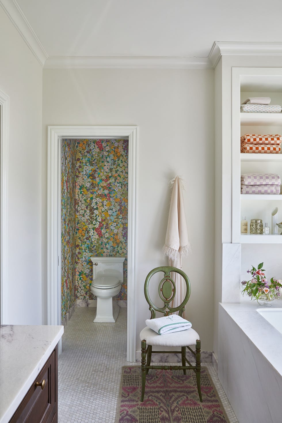 bathroom with apron tub