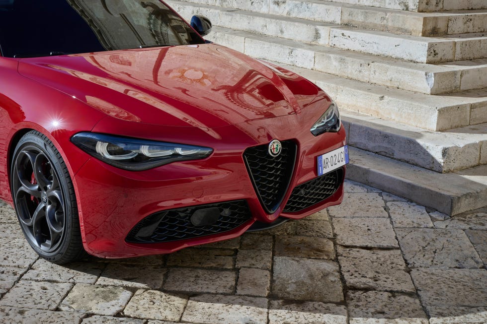 2025 alfa romeo giulia tributo italiano