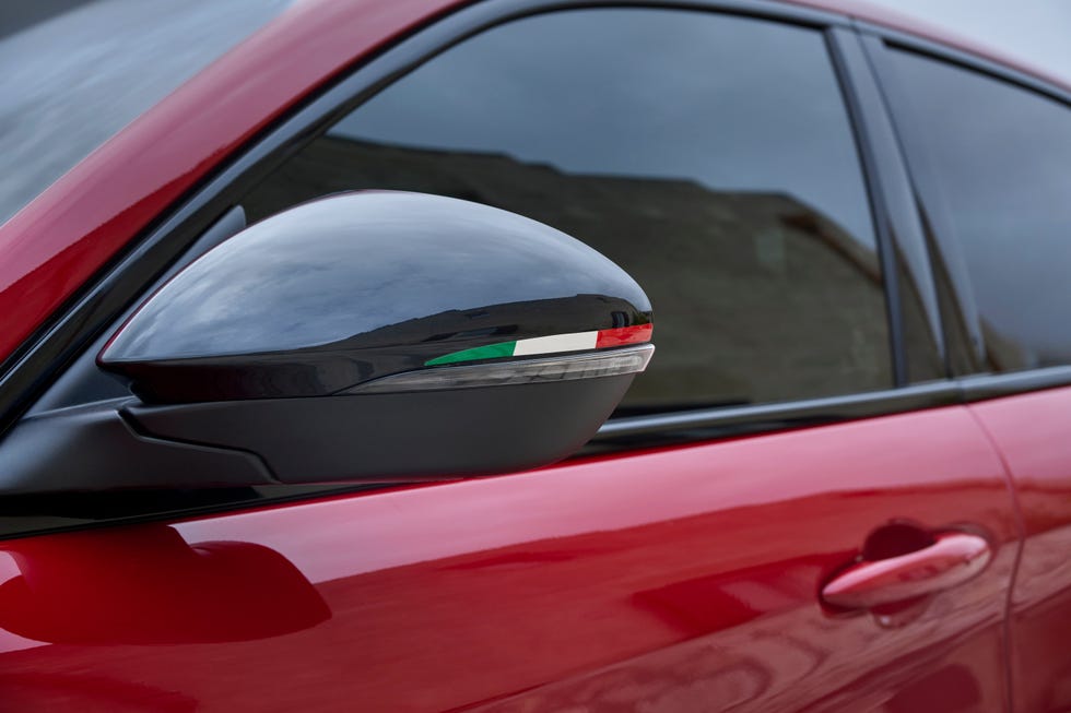 2025 alfa romeo stelvio tributo italiano