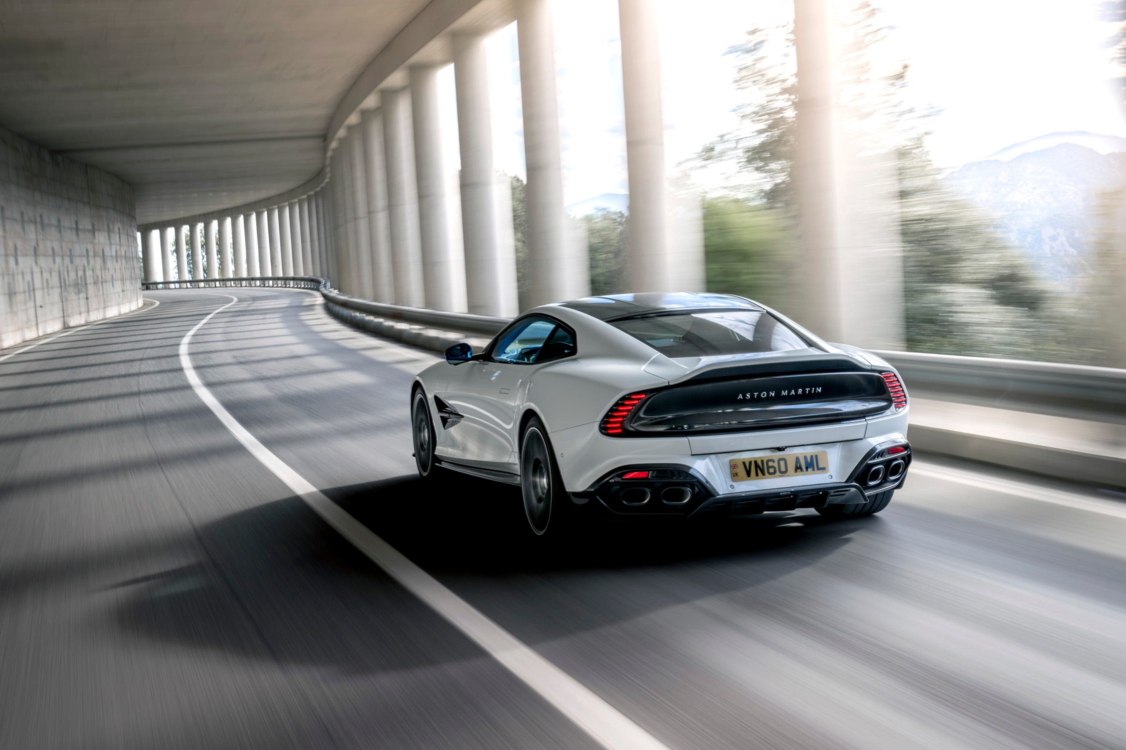 Prueba Aston Martin Vanquish 2025- fotos