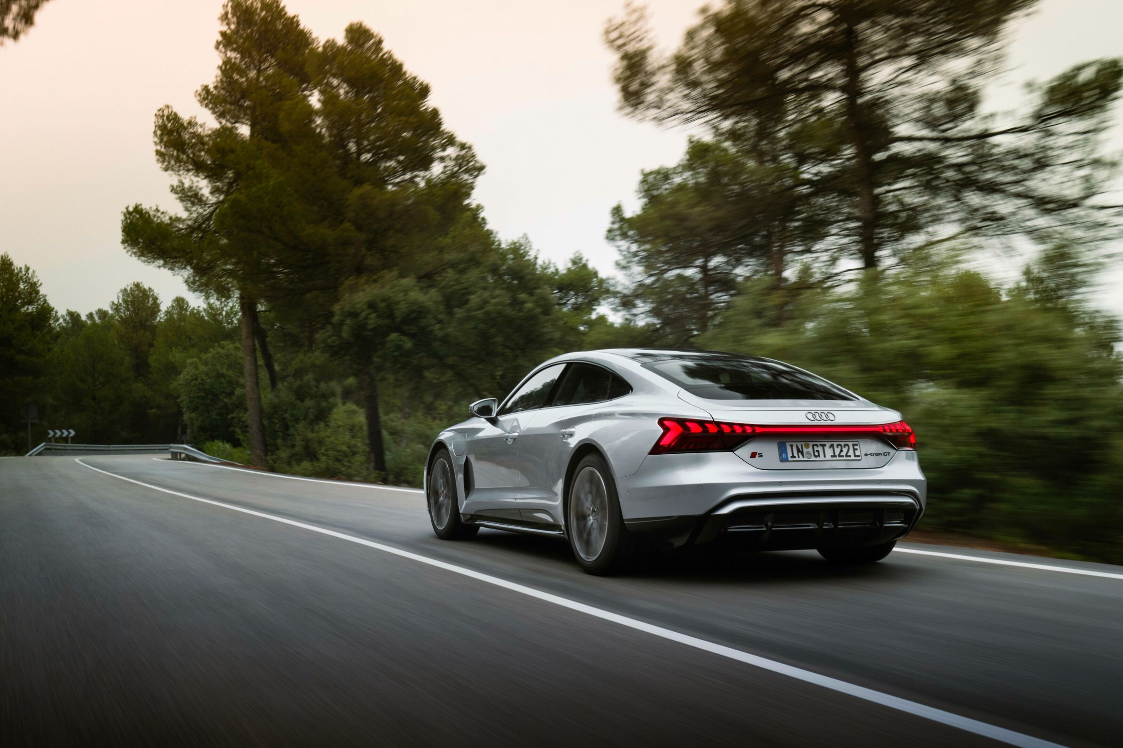 Audi e tron power sales