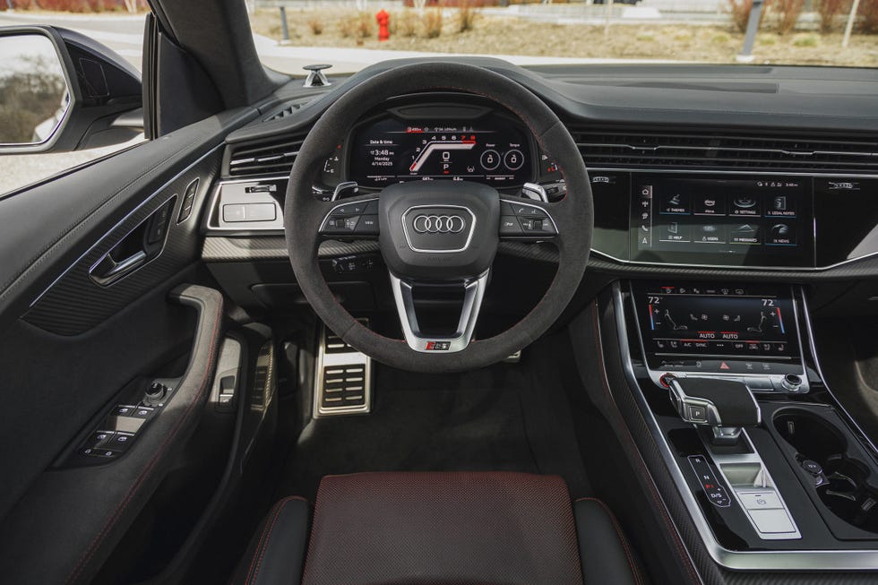 2025 audi rs q8 performance