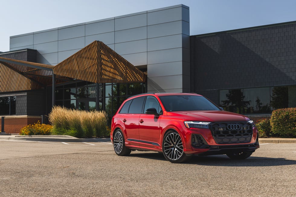 View Exterior Photos of the 2025 Audi Q7 and SQ7