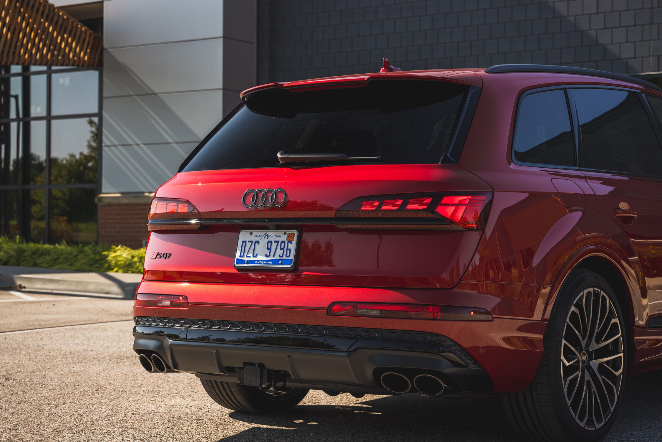 View Exterior Photos of the 2025 Audi Q7 and SQ7