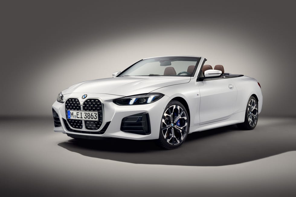 View Photos of the 2025 BMW 4-Series Coupe and Convertible