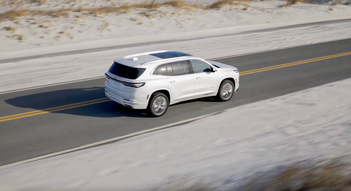 See Photos of the 2025 Buick Enclave