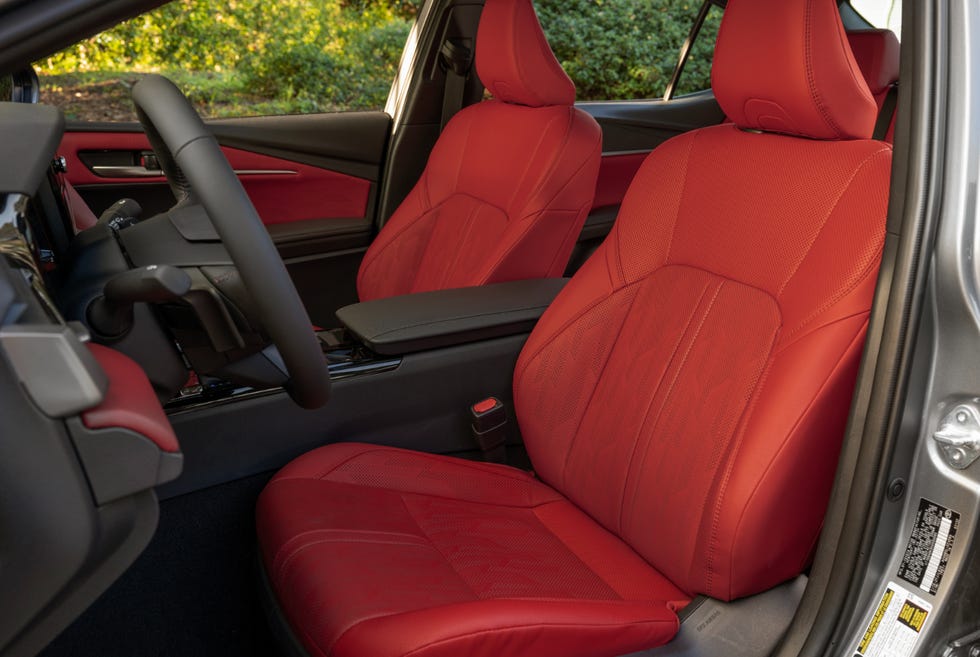 2025 Toyota Camry Sedan Photo Gallery