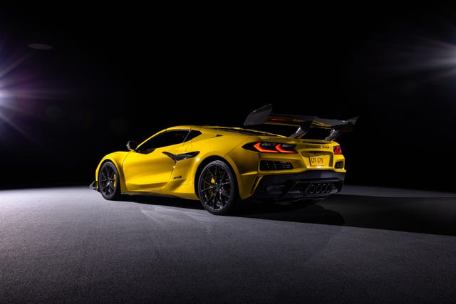 Thieves Steal 8 Chevy Corvettes Straight from the Factory, Police Say, Including a C8 ZR1