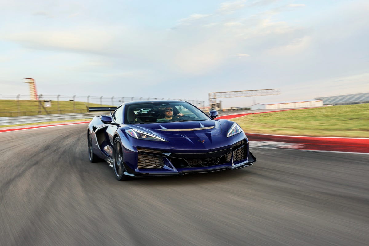 www.caranddriver.com