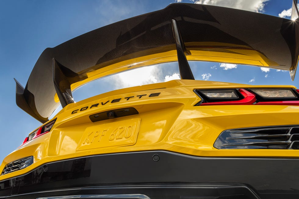 2025-chevrolet-corvette-zr1-117-66a1560149392.jpg