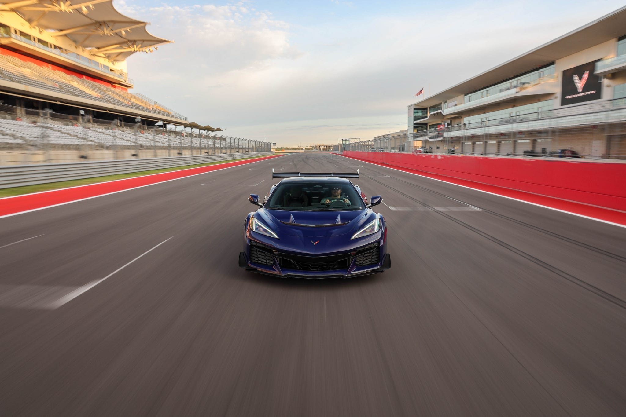 2025-chevrolet-corvette-zr1-12-6838881092644.jpg