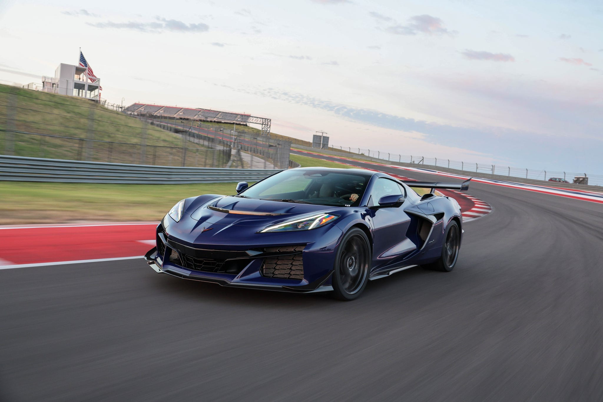 2025-chevrolet-corvette-zr1-8-68388808bc600.jpg