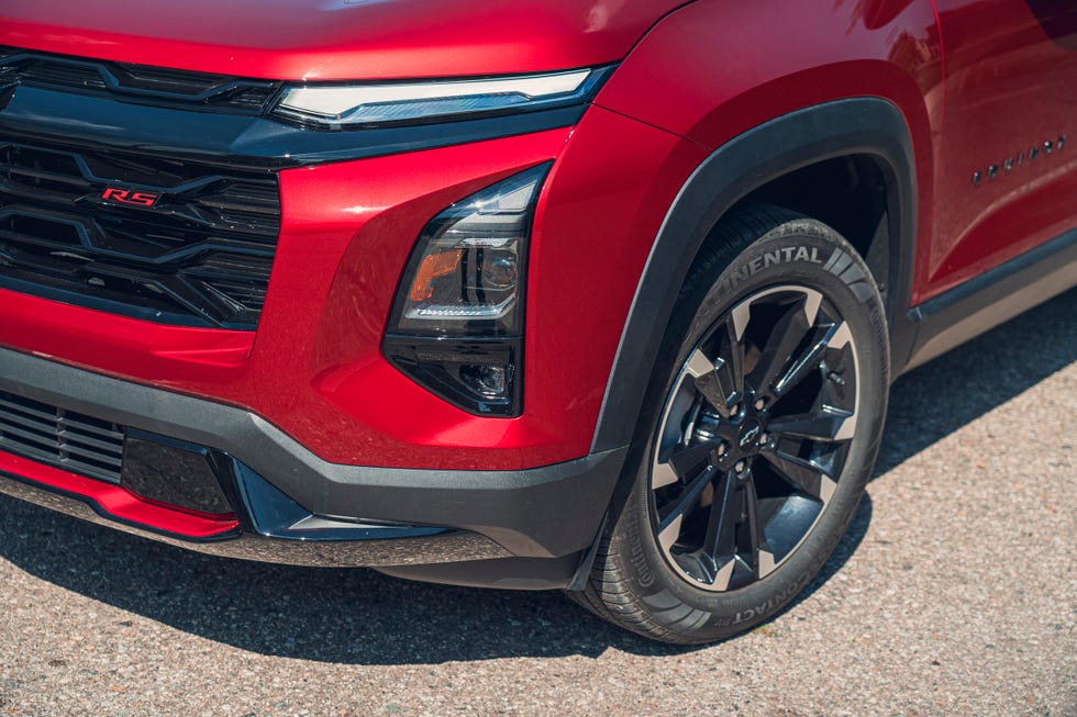 View Exterior Photos of the 2025 Chevrolet Equinox