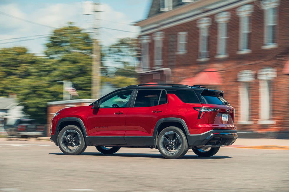 View Exterior Photos of the 2025 Chevrolet Equinox