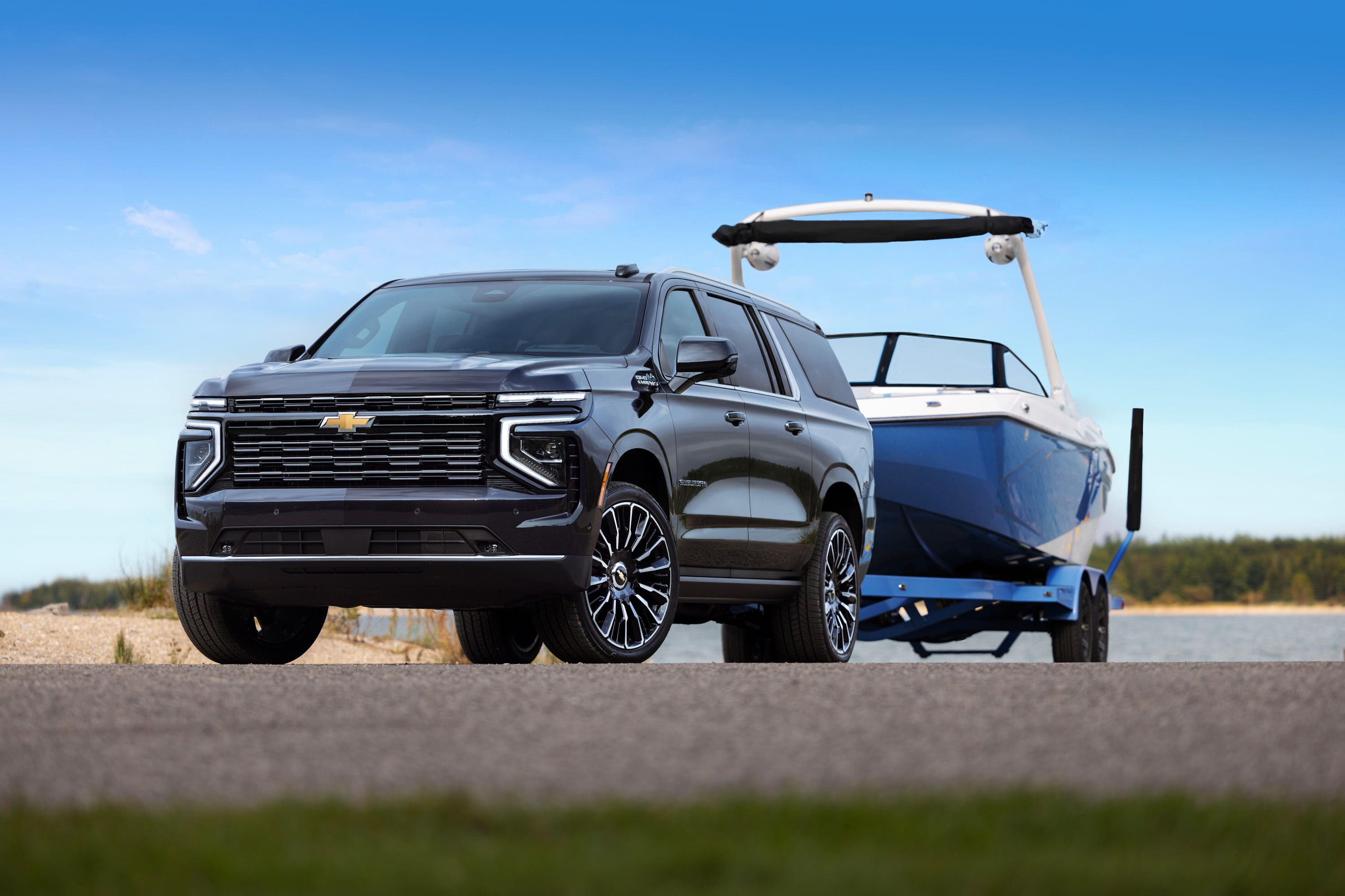 View Photos of the 2025 Chevy Suburban