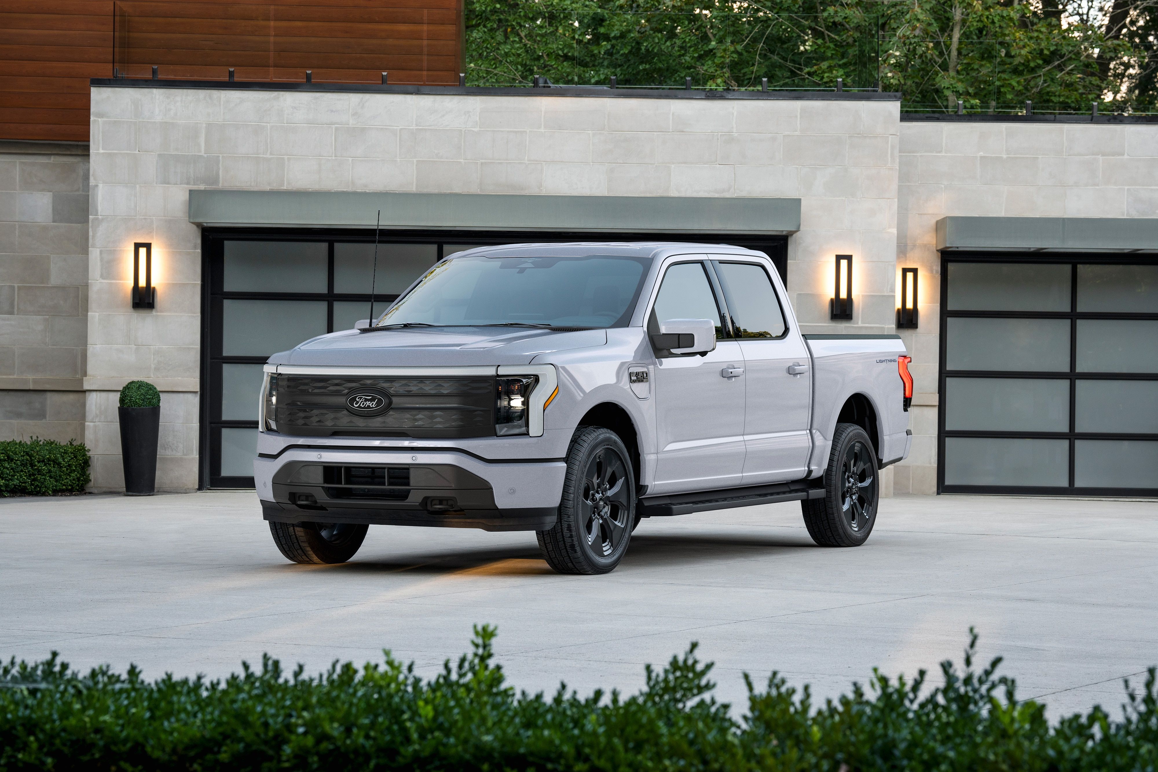 Ford elektrikli yük maşınlarının buraxılışını təxirə salır - bəs səbəb nədir?