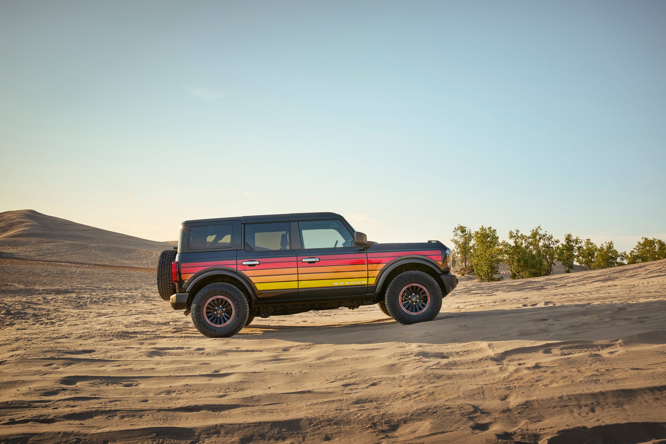 View Photos of the 2025 Ford Bronco Free Wheeling