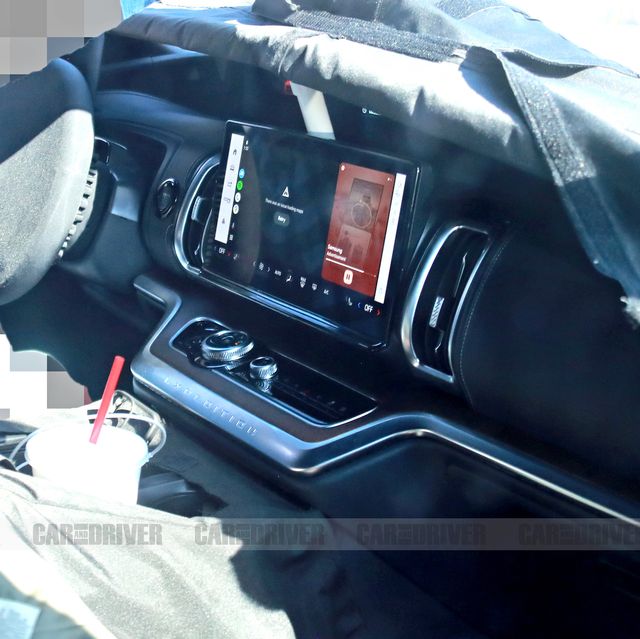 2025 Ford Expedition Spy Shots Show Dashboard-Spanning Screen