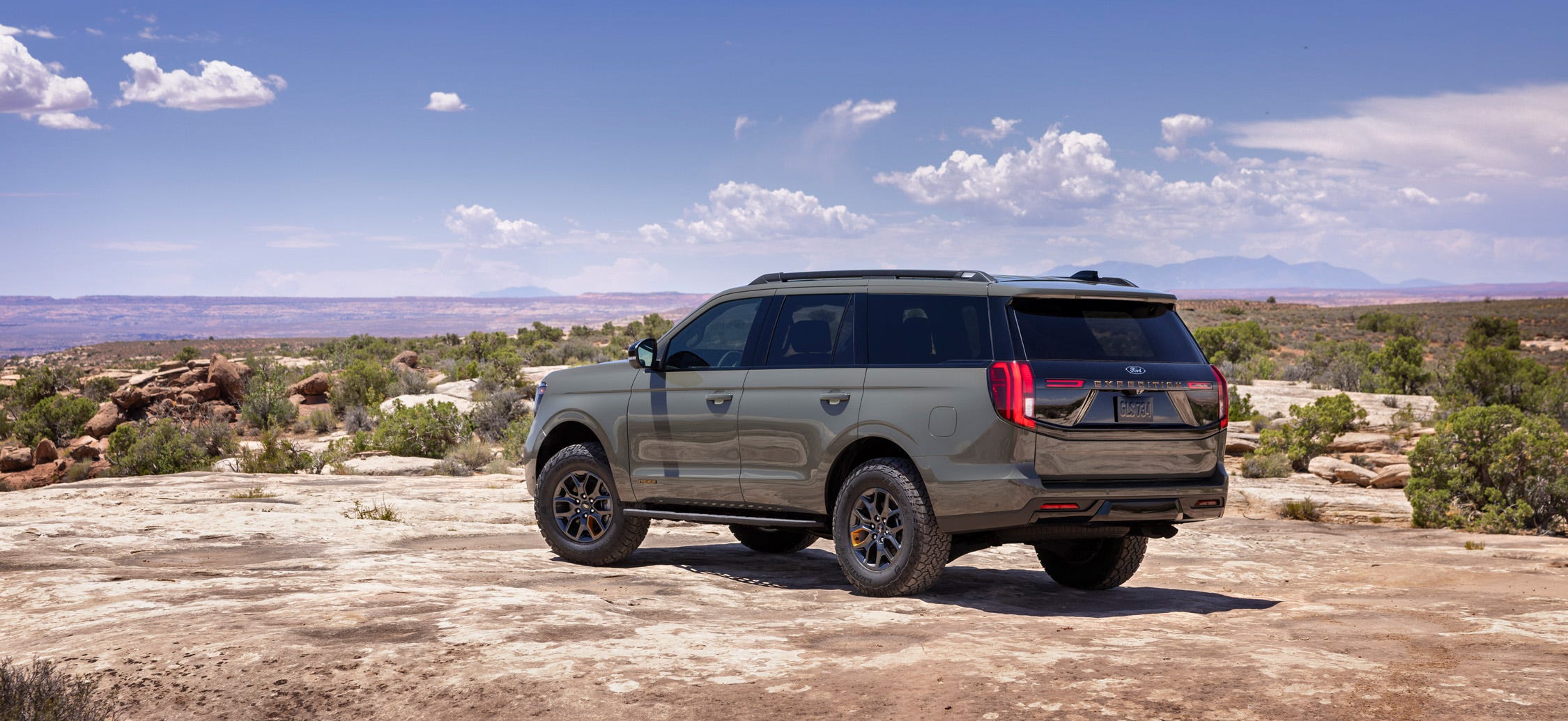 View Exterior Photos of the 2025 Ford Expedition Tremor