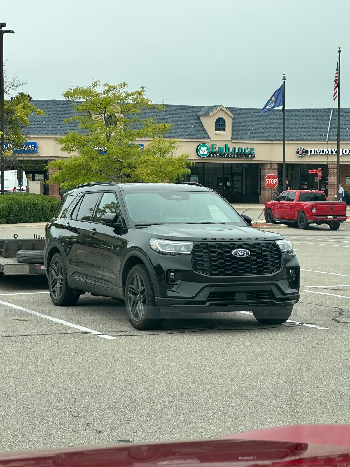 2025-ford-explorer-facelift-spied-2-652ffd6e7baeb.jpg