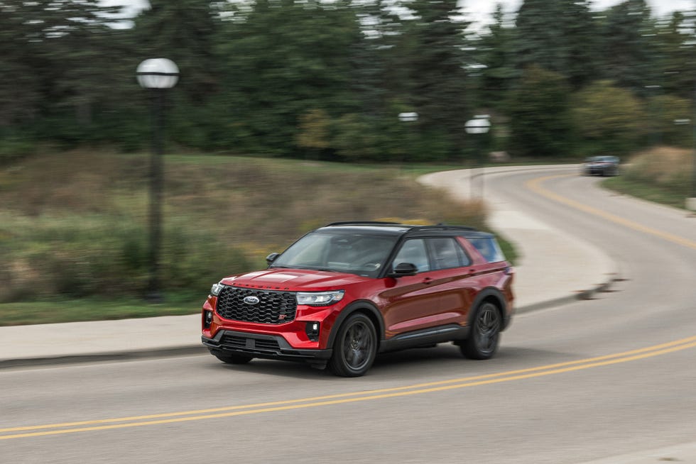 2025 ford explorer st awd