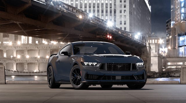 2025 ford mustang dark horse