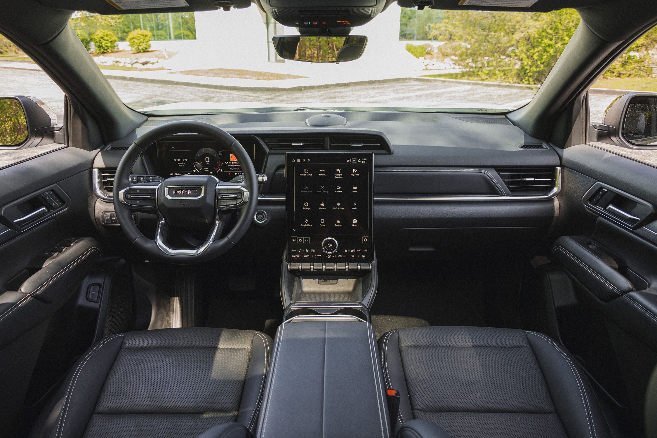image of "View Interior Photos of the 2025 GMC Terrain"