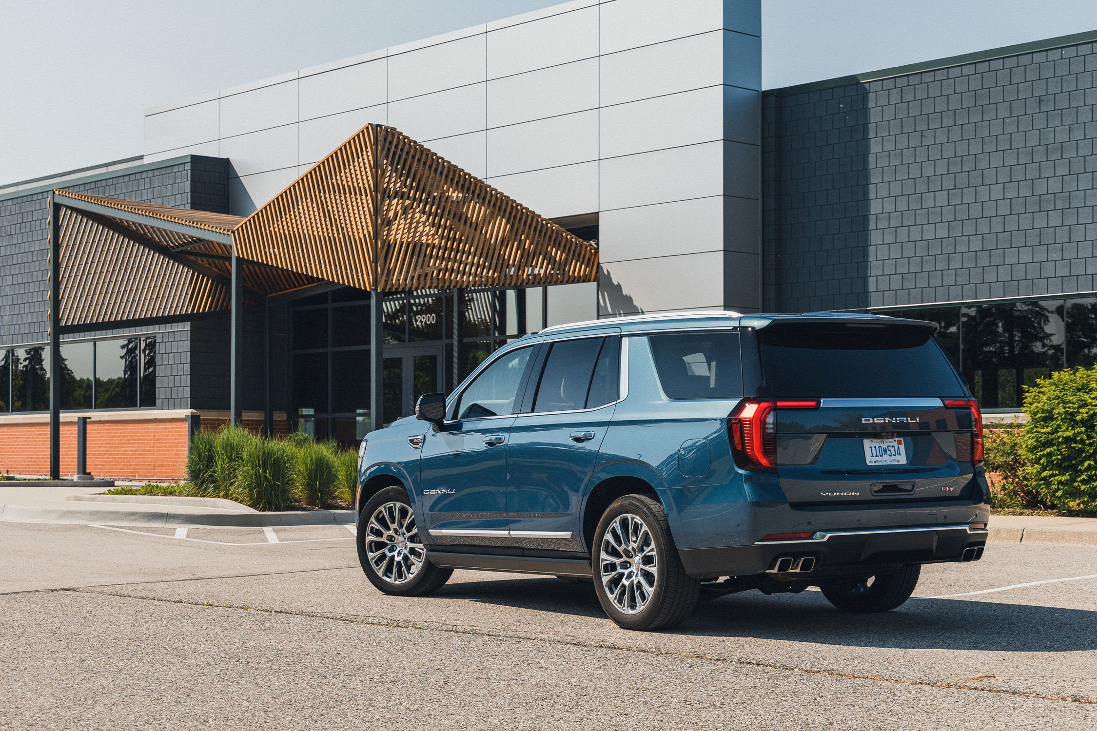 image of "View Exterior Photos of the 2025 GMC Yukon Denali"