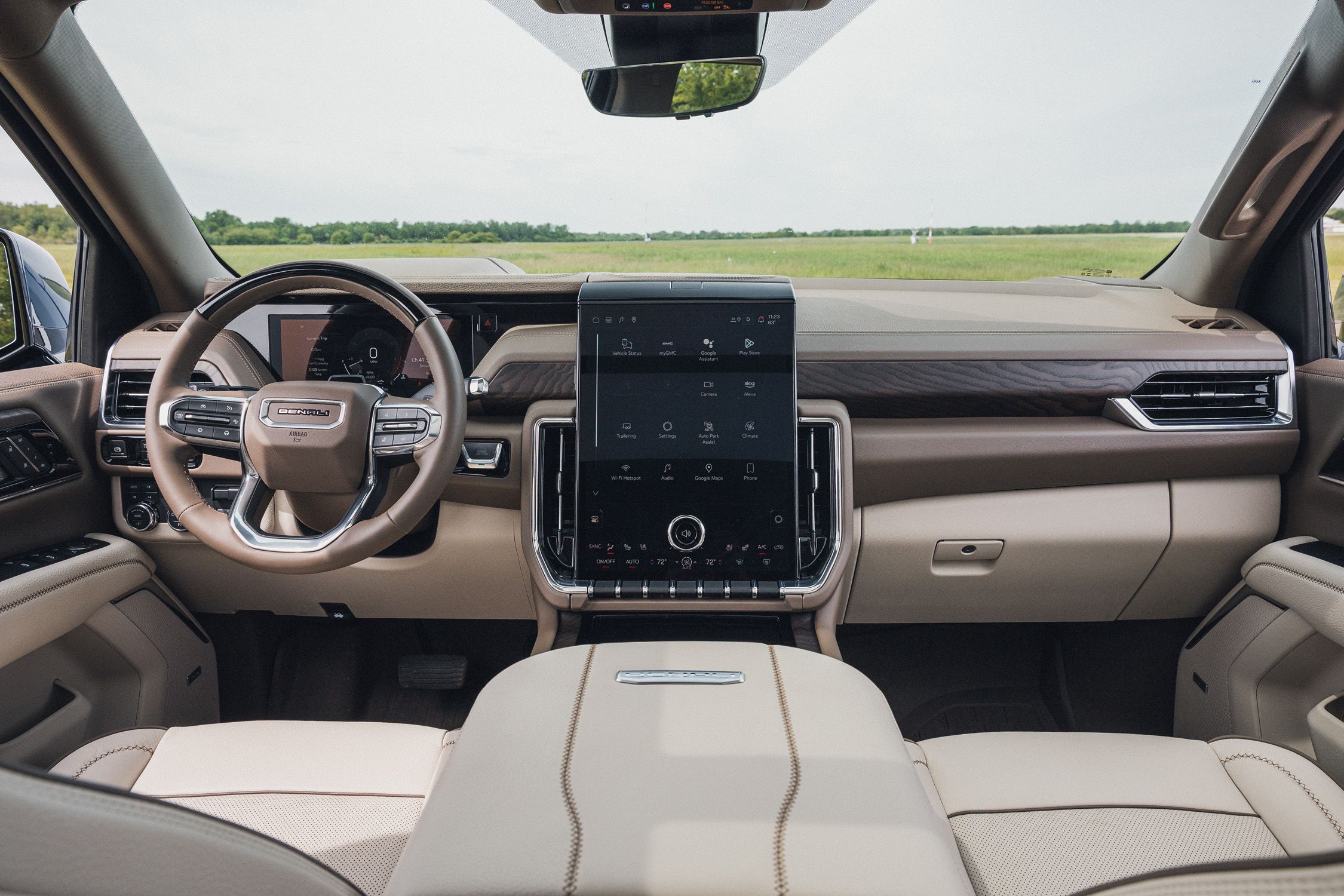 image of "View Interior Photos of the 2025 GMC Yukon Denali"