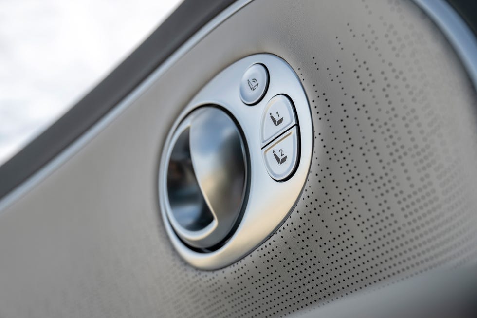 2025 hyundai ioniq 9 interior