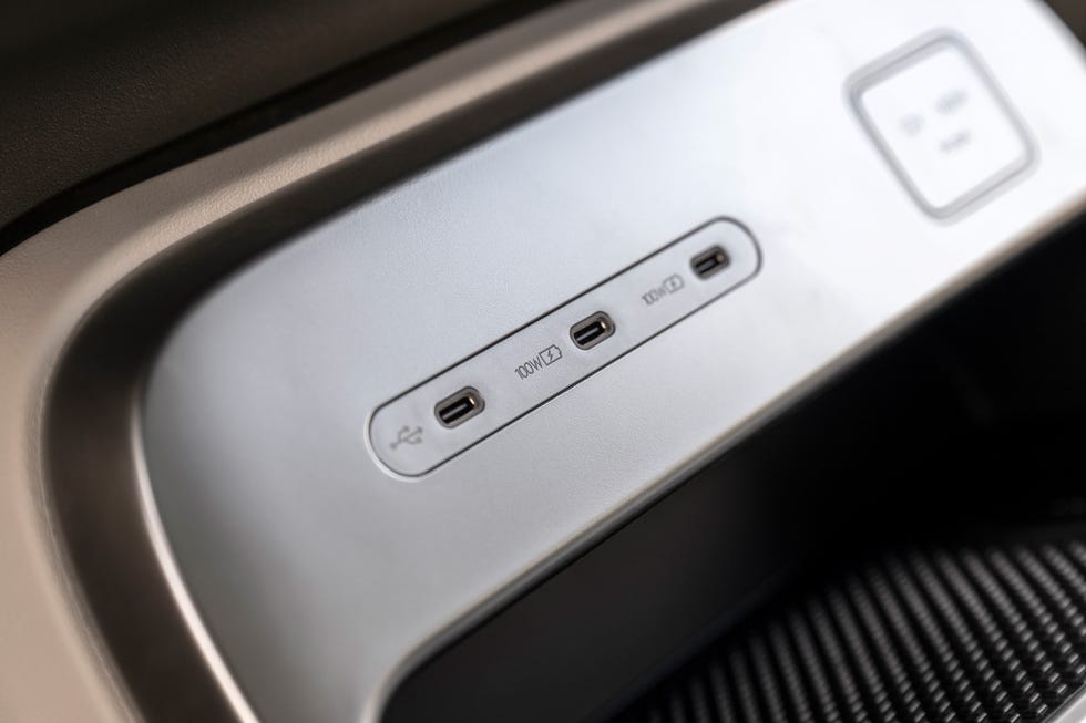 2025 hyundai ioniq 9 interior