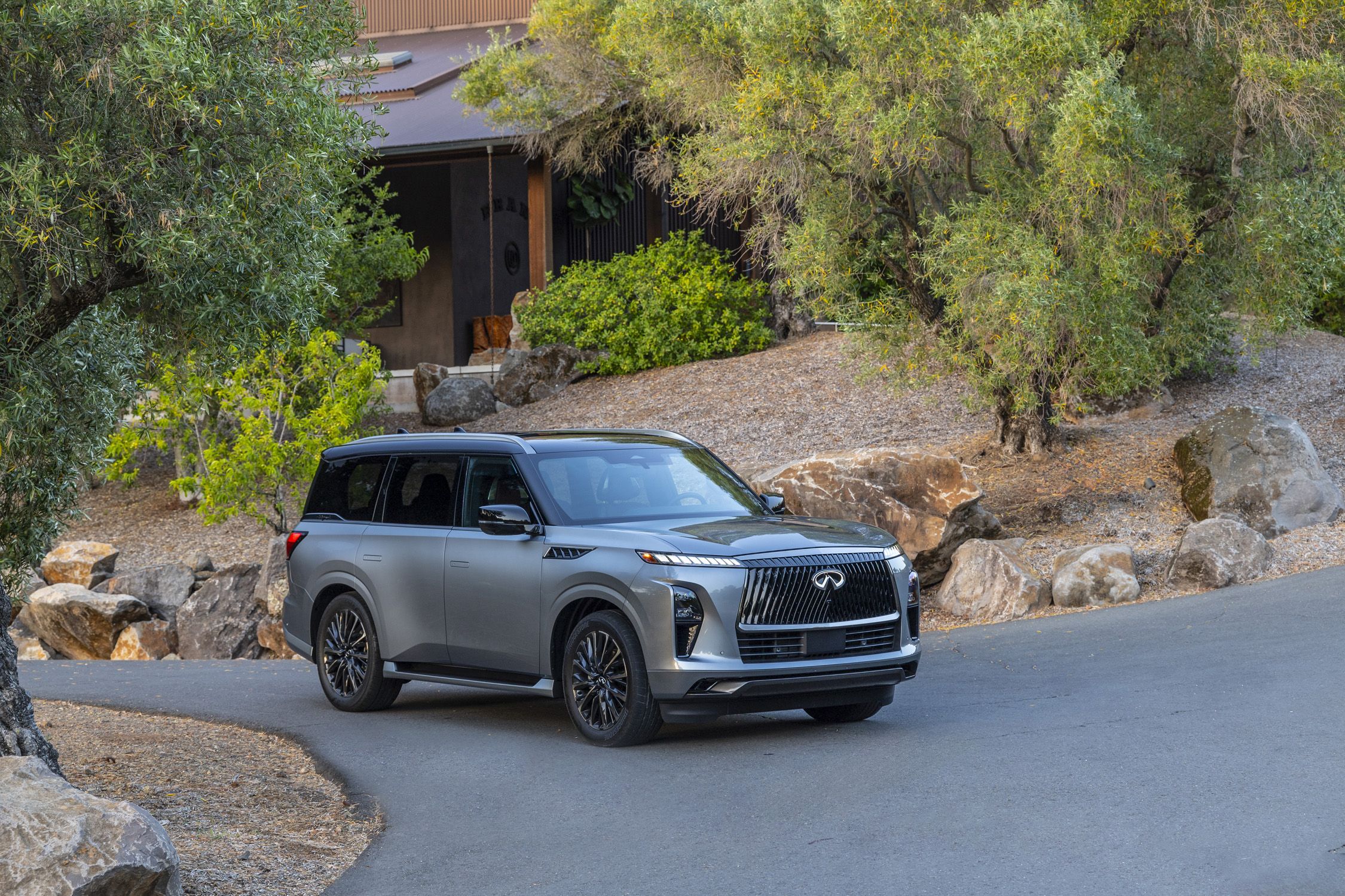 2025 Infiniti QX80 Review Pricing and Specs