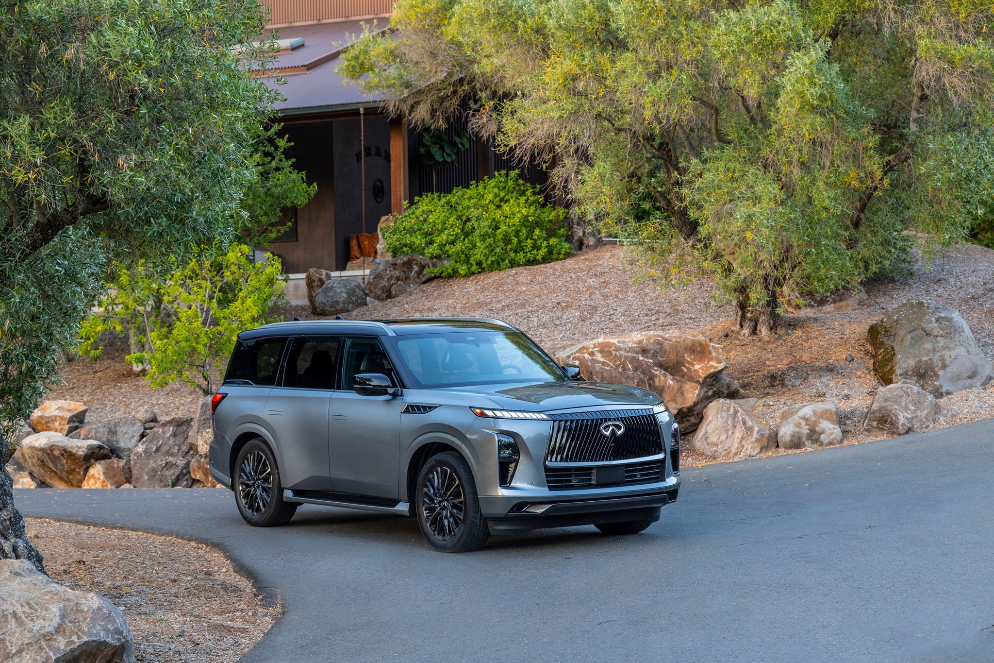 2025 Infiniti QX80 Review, Pricing, and Specs