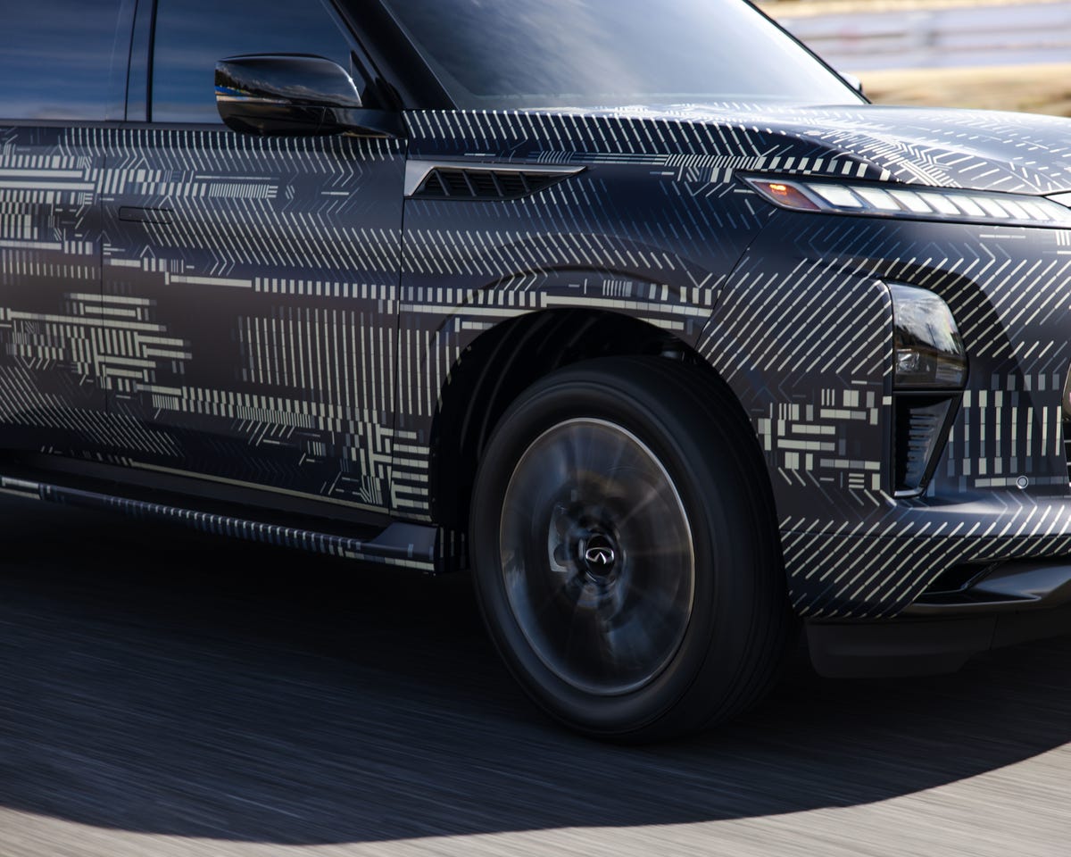 2025 Infiniti QX80 Teased with New Design, 450HP TwinTurbo V6
