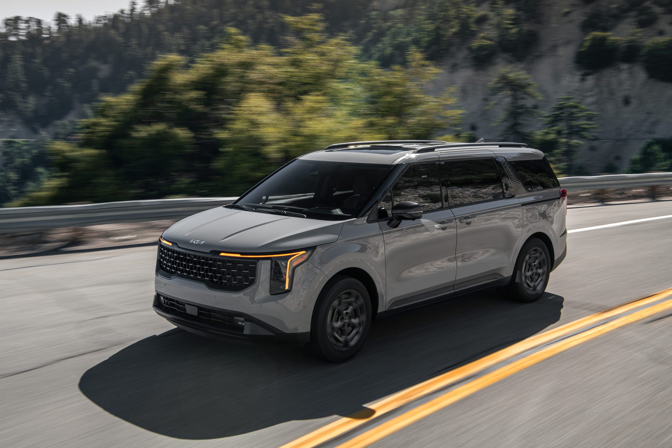 2025 Kia Carnival Hybrid