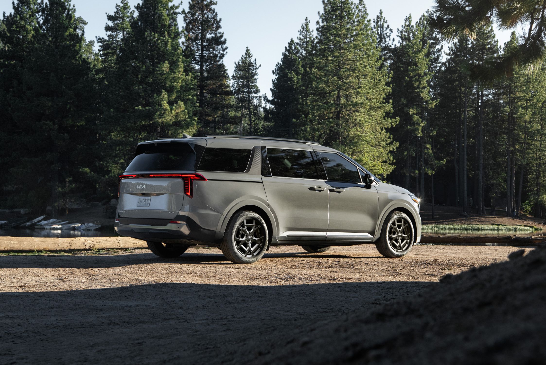 See Interior And Exterior Photos Of The 2025 Kia Carnival Hybrid