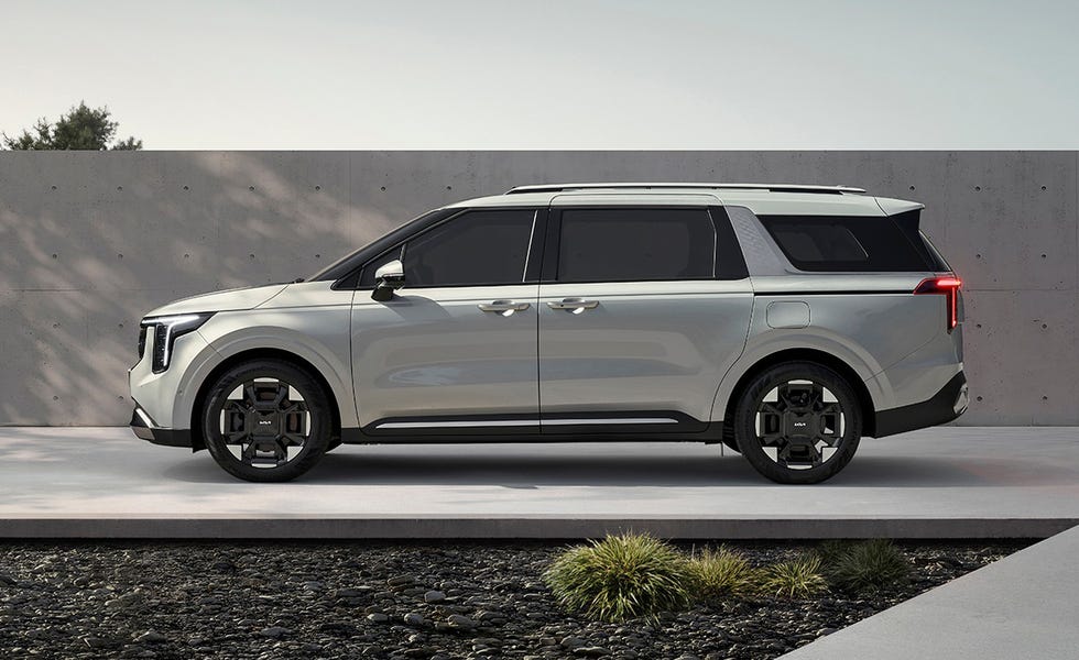 2025 Kia Carnival Receives an Update and Looks More Interesting